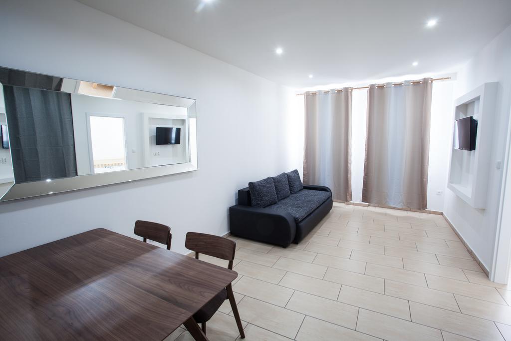 Apartments Kopecna With Parking Брно Екстер'єр фото