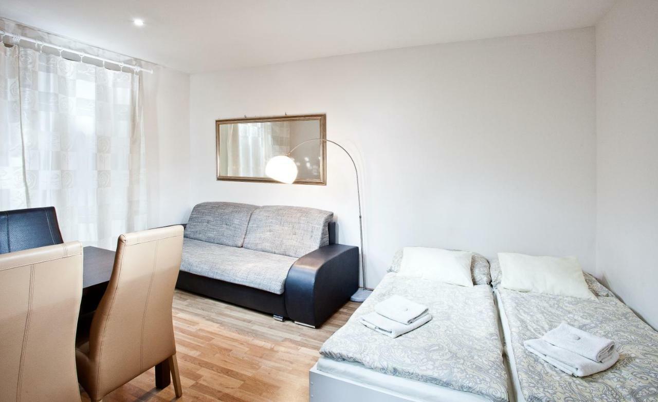 Apartments Kopecna With Parking Брно Екстер'єр фото