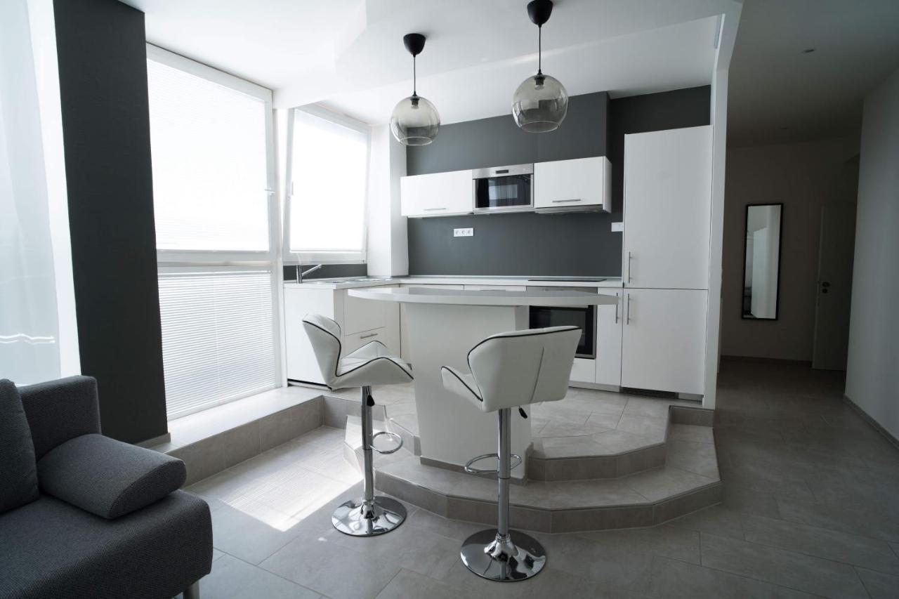 Apartments Kopecna With Parking Брно Екстер'єр фото