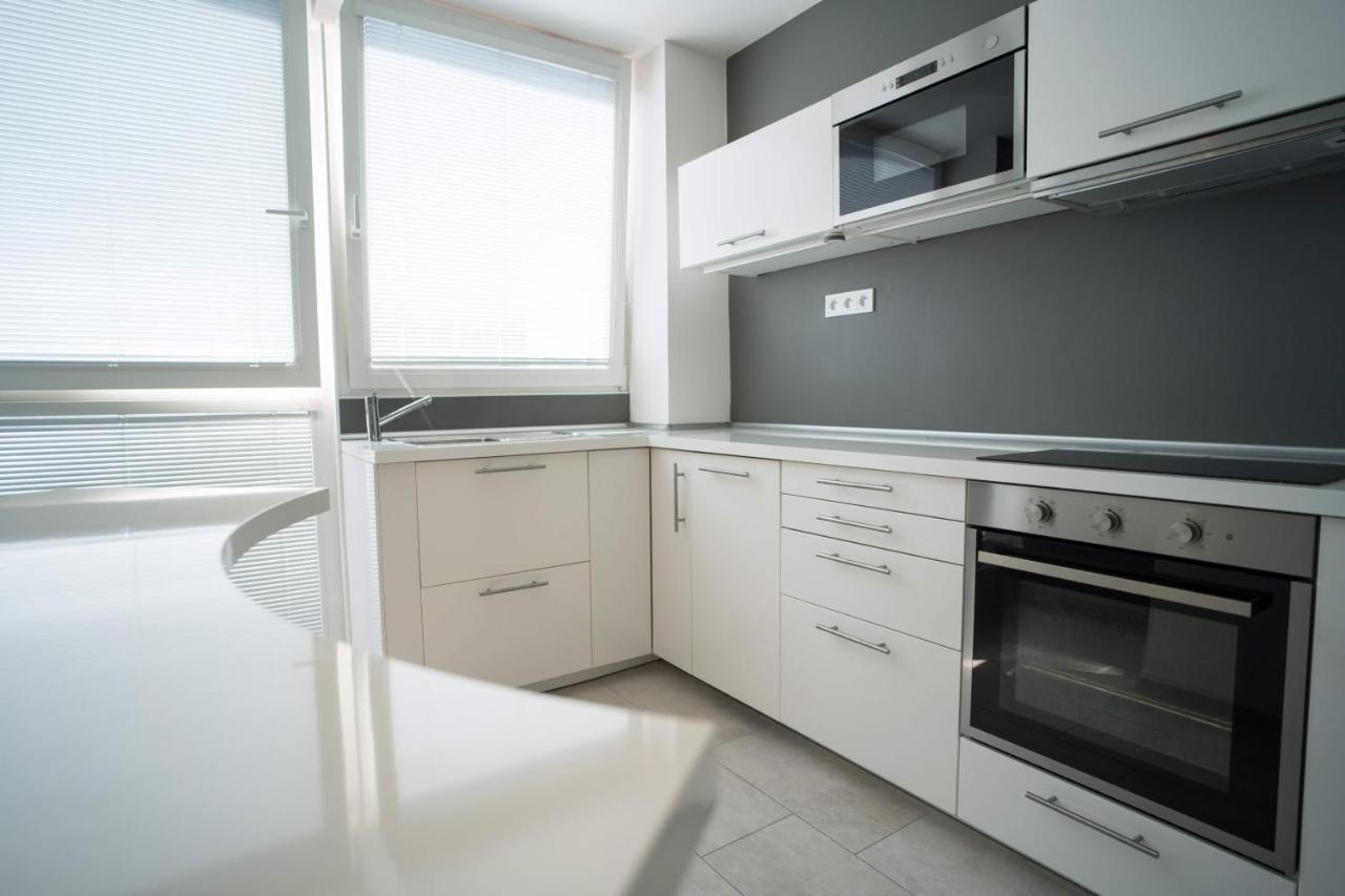 Apartments Kopecna With Parking Брно Екстер'єр фото