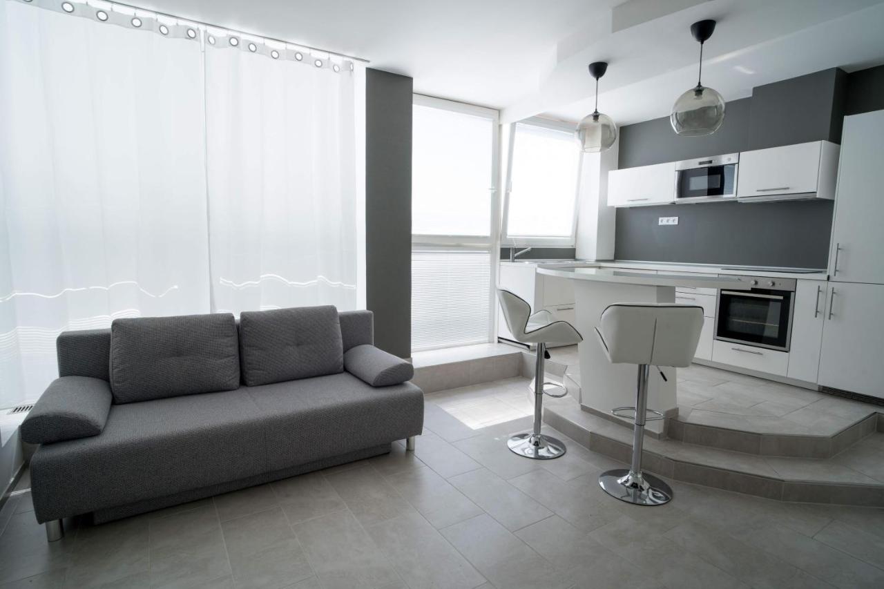 Apartments Kopecna With Parking Брно Екстер'єр фото